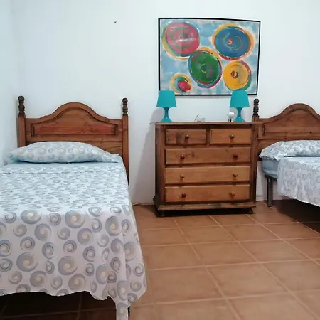 Apartment En Un Bajo 2 Camas Individual Casa Compartida *