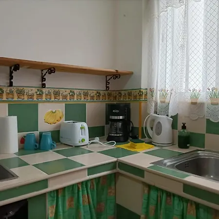 En Un Bajo 2 Camas Individual Casa Compartida Lägenhet